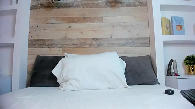 Snapshot of jade_spinters chatting on 04/14/26, 02:12 jade spinters online show from 04/14/26, 02:12