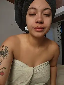 Snapshot of NefertitiXO chatting on 06/23/26, 03:32 NefertitiXO online show from 06/23/26, 03:32