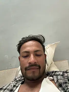 Snapshot of newdelhiBOY_ chatting on 04/17/26, 07:44 newdelhiBOY online show from 04/17/26, 07:44