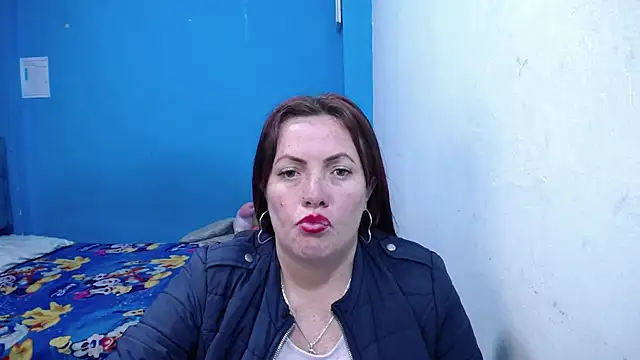 carolinhe26 online show from 07/14/26, 03:00