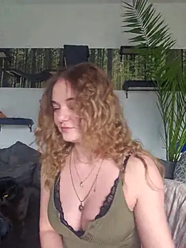 AliceLiddle  online show from 04/17/26, 11:57