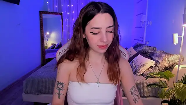Snapshot of CharliGrace_ chatting on 04/15/26, 08:10 CharliGrace online show from 04/15/26, 08:10