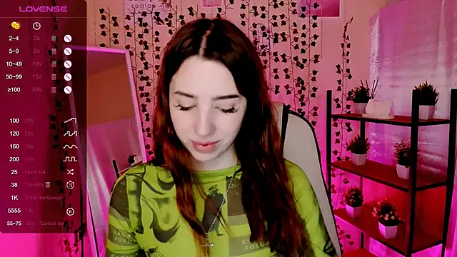 Snapshot of CharliGrace_ chatting on 05/08/26, 06:52 CharliGrace online show from 05/08/26, 06:52