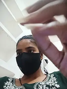 Snapshot of Riya_cum66 chatting on 05/19/26, 02:40 Riya cum66 online show from 05/19/26, 02:40