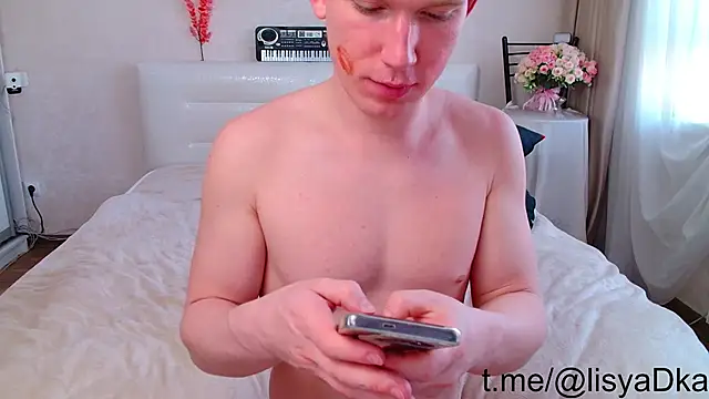 Snapshot of The_Slutty_Fox chatting on 04/25/26, 01:41 The Slutty Fox online show from 04/25/26, 01:41