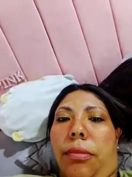 Snapshot of Izel_ chatting on 05/02/26, 02:38 Izel online show from 05/02/26, 02:38
