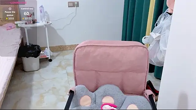 Kaixin-baobao online show from 05/17/26, 04:25