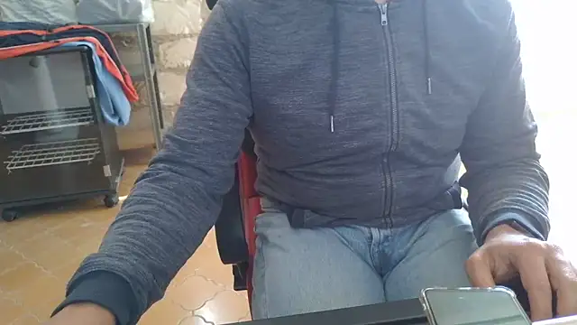 Snapshot of brunosso85ita chatting on 05/04/26, 12:01 brunosso85ita online show from 05/04/26, 12:01