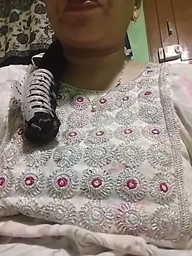 Snapshot of Monika_telugu_queen chatting on 06/30/26, 09:27 Monika telugu queen online show from 06/30/26, 09:27