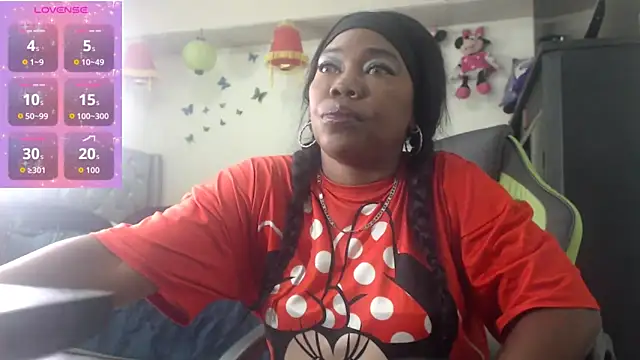 Snapshot of hotbrunettecasandra chatting on 09/17/25, 10:50 hotbrunettecasandra online show from 09/17/25, 10:50