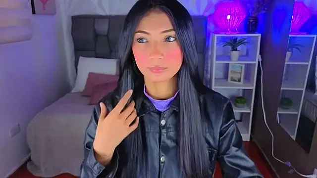 Snapshot of Perlaa_moon_ chatting on 06/24/26, 02:49 Perlaa moon online show from 06/24/26, 02:49