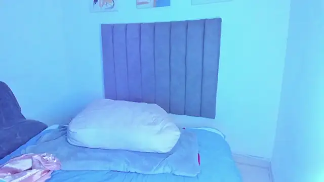 britanny jones1 online show from 04/15/26, 01:07