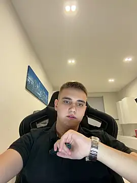 WARDEN w online show from 04/17/26, 06:33