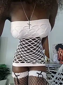Snapshot of Sexxy_Babe2 chatting on 06/29/26, 06:41 Sexxy Babe2 online show from 06/29/26, 06:41