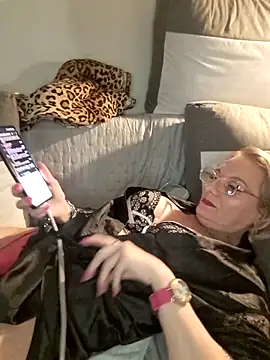 Snapshot of Blond_lady_czech chatting on 04/25/26, 06:27 Blond lady czech online show from 04/25/26, 06:27