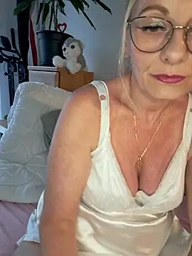 Blond lady czech online show from 07/01/26, 05:45