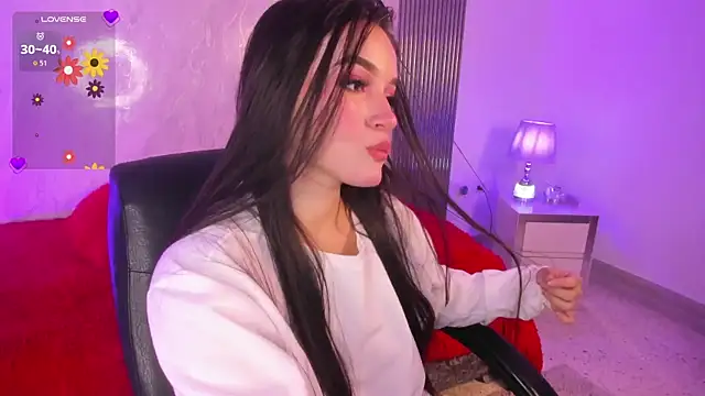 IsabellaDubois  online show from 04/16/26, 12:50