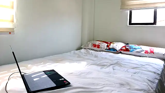 Snapshot of andrew_1520 chatting on 11/10/25, 06:18 andrew 1520 online show from 11/10/25, 06:18