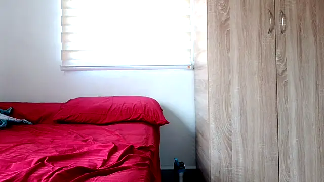 Snapshot of andrew_1520 chatting on 11/19/25, 06:30 andrew 1520 online show from 11/19/25, 06:30