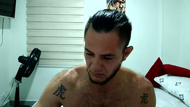 Snapshot of andrew_1520 chatting on 02/14/26, 12:29 andrew 1520 online show from 02/14/26, 12:29