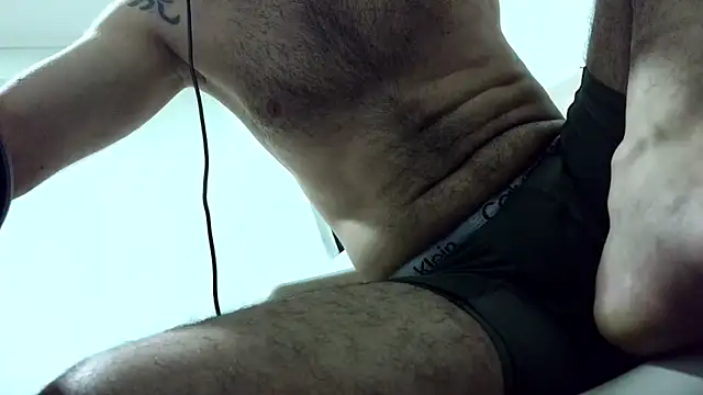 Snapshot of andrew_1520 chatting on 03/08/26, 03:21 andrew 1520 online show from 03/08/26, 03:21