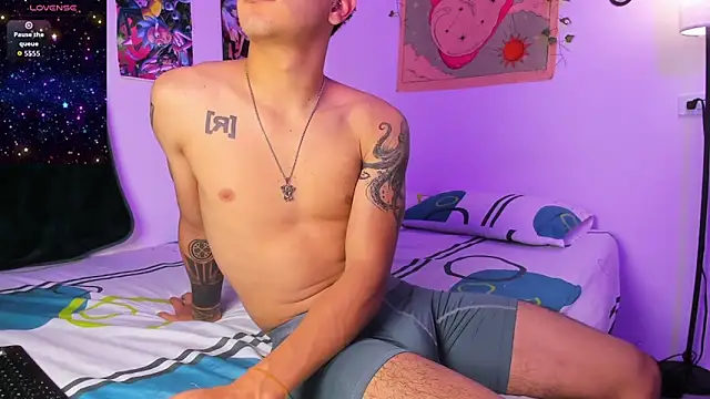 Snapshot of JaxJinx chatting on 05/15/26, 12:50 JaxJinx online show from 05/15/26, 12:50