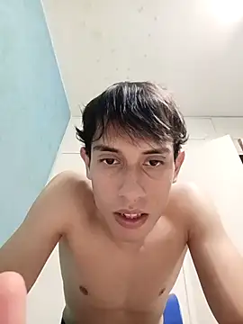 Snapshot of BlashHunterX chatting on 04/13/26, 03:01 BlashHunterX online show from 04/13/26, 03:01