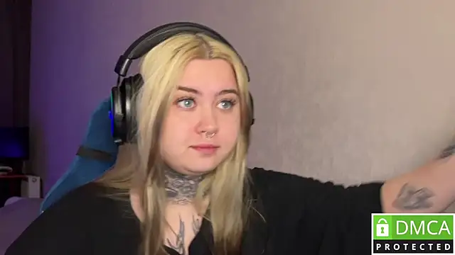 CuteUna online show from 04/16/26, 02:07