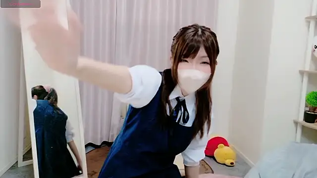 Snapshot of shuka- chatting on 05/14/26, 10:44 shuka- online show from 05/14/26, 10:44