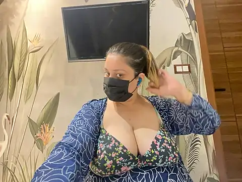Snapshot of kavyasingh36 chatting on 05/15/26, 11:12 kavyasingh36 online show from 05/15/26, 11:12