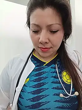 Snapshot of SARA_21- chatting on 06/17/26, 01:01 SARA 21- online show from 06/17/26, 01:01