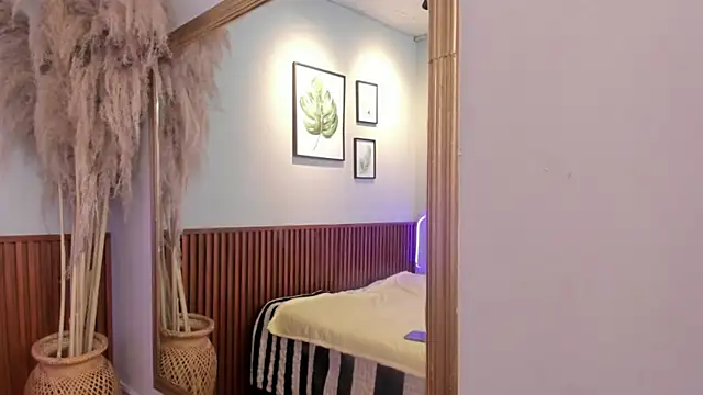 Snapshot of AMBERBENELLI chatting on 04/16/26, 07:31 AMBERBENELLI online show from 04/16/26, 07:31