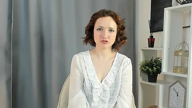 EvieEacho online show from 04/12/26, 12:21