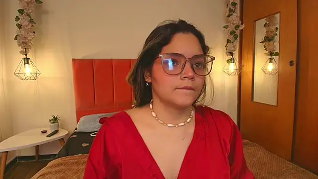 Shadya  online show from 05/15/26, 03:24