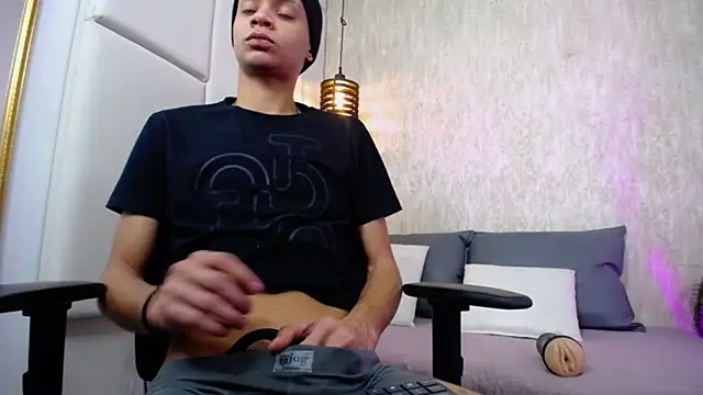 Snapshot of Axel_marcus chatting on 04/17/26, 07:50 Axel marcus online show from 04/17/26, 07:50