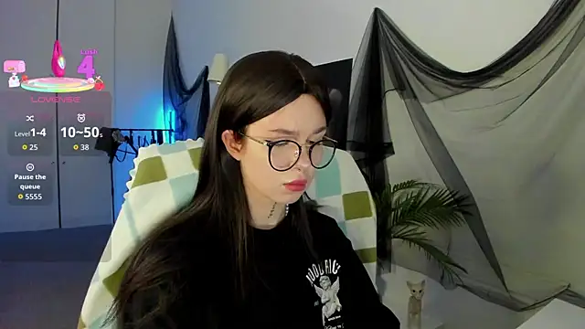 Snapshot of RisoSweet chatting on 05/30/26, 08:28 RisoSweet online show from 05/30/26, 08:28