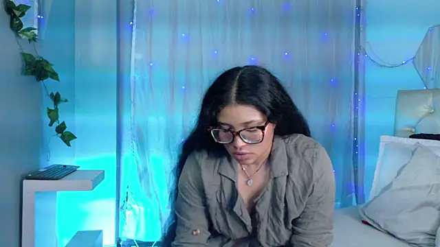 Snapshot of Silvana_lorc chatting on 05/14/26, 07:20 Silvana lorc online show from 05/14/26, 07:20