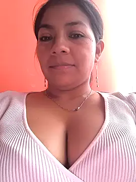 Snapshot of Tamaraxxx_hot chatting on 04/15/26, 10:43 Tamaraxxx hot online show from 04/15/26, 10:43