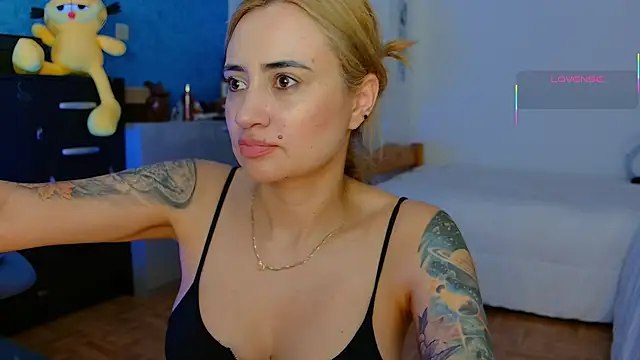 pennyyy  online show from 05/27/26, 10:29