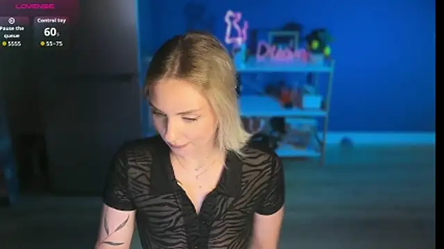 Snapshot of mari_grey chatting on 05/19/26, 08:48 mari grey online show from 05/19/26, 08:48