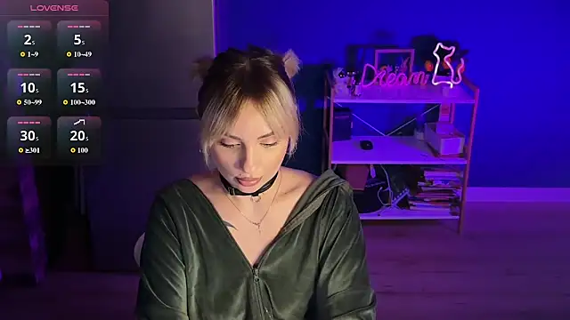 Snapshot of mari_grey chatting on 05/24/26, 08:36 mari grey online show from 05/24/26, 08:36