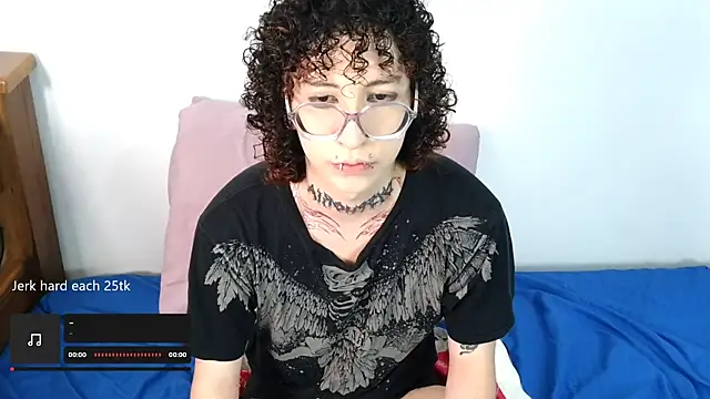 Snapshot of YourGothFemboy chatting on 07/21/26, 09:28 YourGothFemboy online show from 07/21/26, 09:28