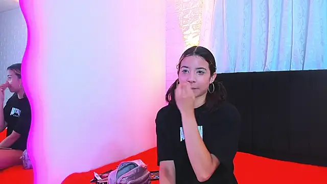 tefi smit online show from 04/18/26, 06:01