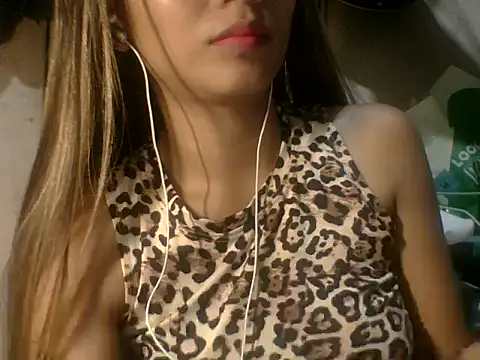 Snapshot of pinayysimple chatting on 07/15/26, 03:17 pinayysimple online show from 07/15/26, 03:17