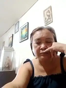 Snapshot of jeanyummytits chatting on 04/29/26, 10:38 jeanyummytits online show from 04/29/26, 10:38