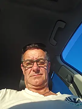 Snapshot of loulouferrari chatting on 05/31/26, 07:04 loulouferrari online show from 05/31/26, 07:04