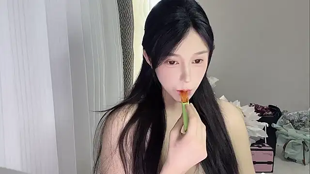 Snapshot of Ruiyaa chatting on 04/15/26, 03:41 Ruiyaa online show from 04/15/26, 03:41