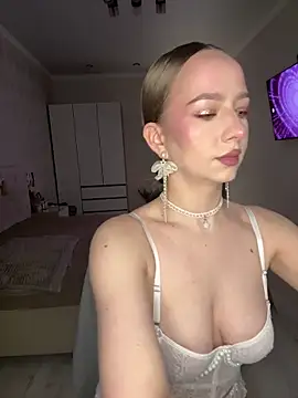 AlisaPearl online show from 04/16/26, 09:39