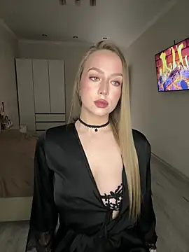 AlisaPearl online show from 04/21/26, 08:23