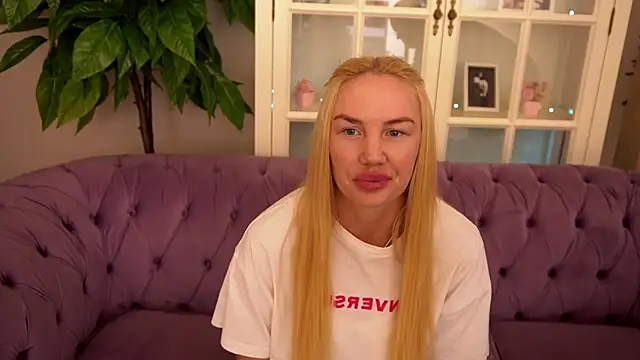 SavageKisses online show from 05/19/26, 06:42